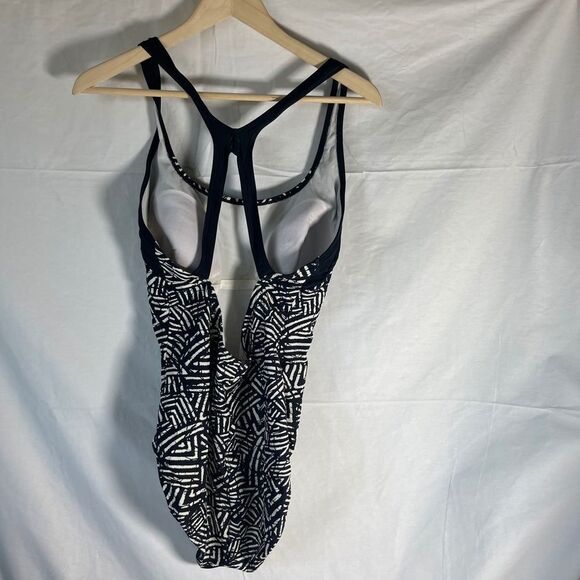 Speedo Black/White Batik Print Ultraback Racerback Swimsuit Sz 16 - Picture 5 of 6